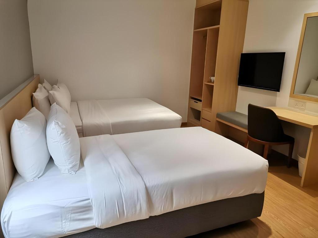 Miyabi Hotel Permas Johor Bahru Esterno foto