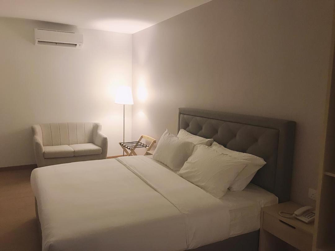Miyabi Hotel Permas Johor Bahru Esterno foto