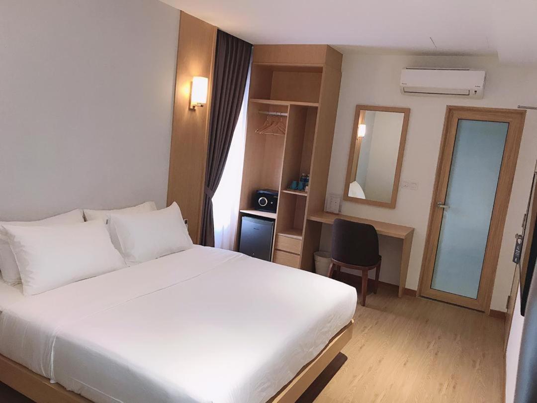 Miyabi Hotel Permas Johor Bahru Esterno foto